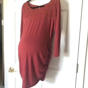 🐣  Motherhood maternity sleeved top. Size L